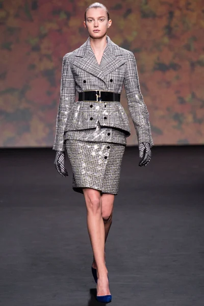 Look 19